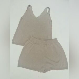 Women’s 2 piece neutral cream colored short and tank set size small